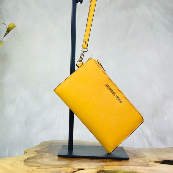 Michael Kors Jet Set Travel Double Zip Wristlet - Picture 7 of 8